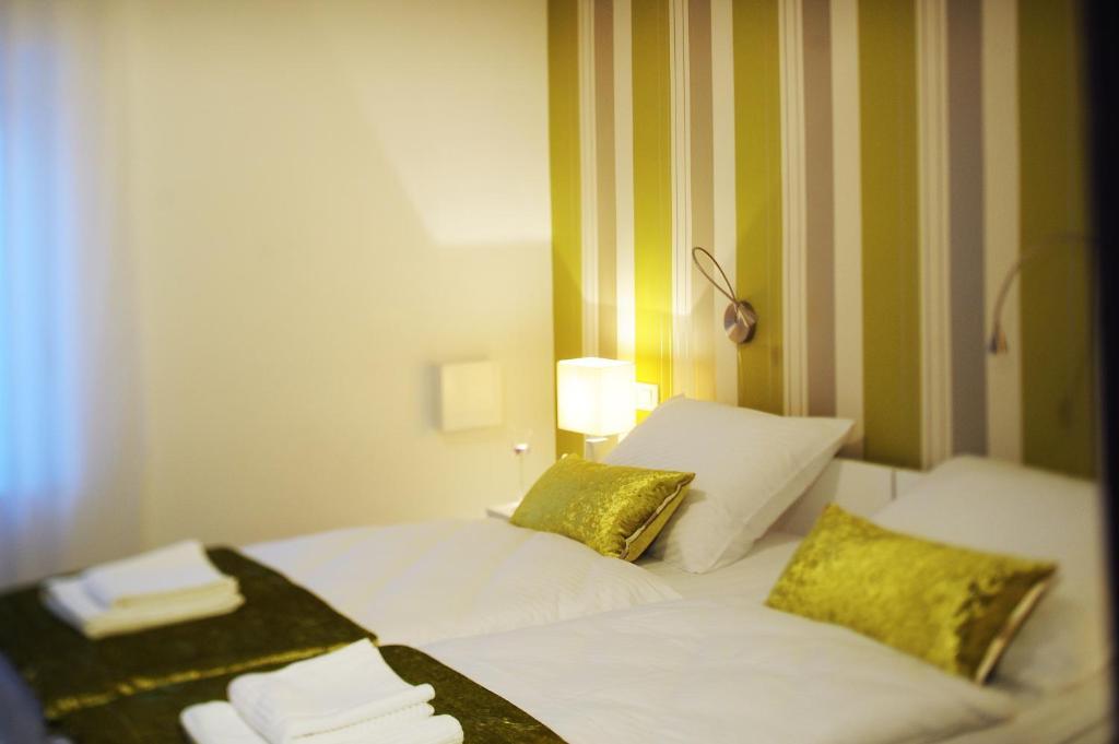 Garni Hotel Azur Laibach Zimmer foto