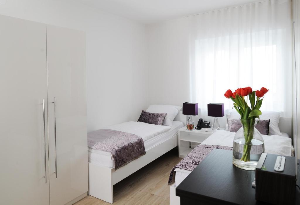 Garni Hotel Azur Laibach Zimmer foto